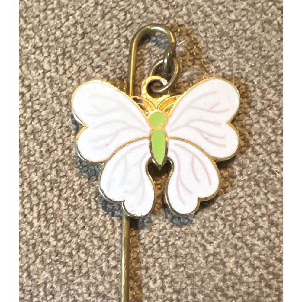 Gold Tone Dangling Butterfly Hat Pin Stick Pin